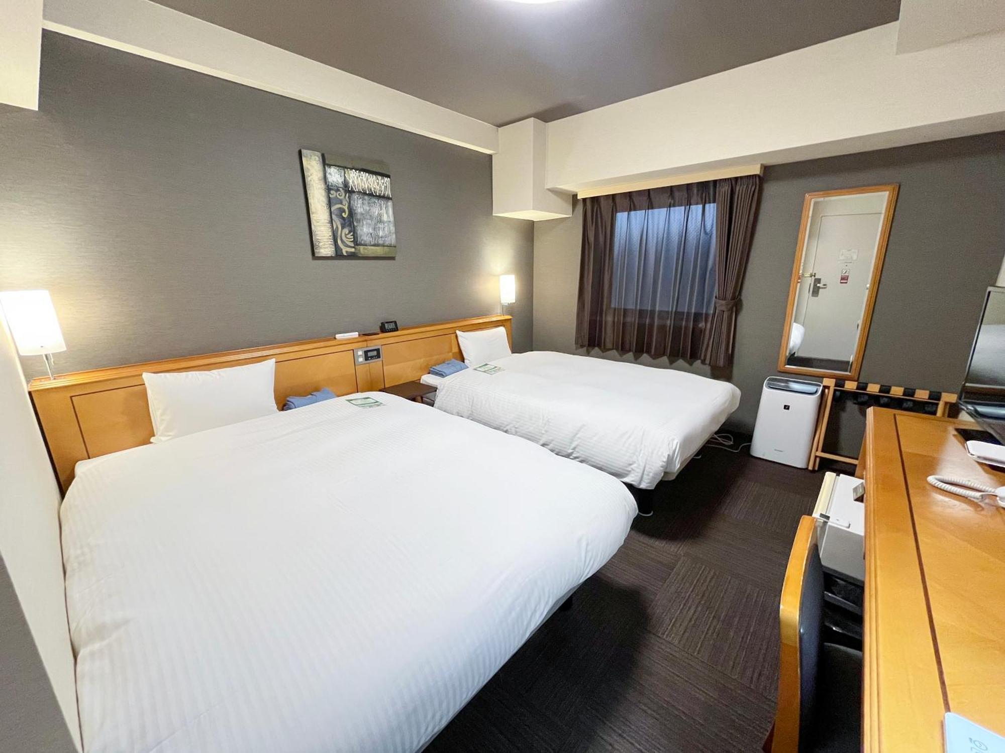 Hotel Route-Inn Naha Asahibashi Eki Higashi מראה חיצוני תמונה